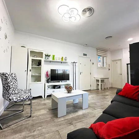 A8 - Apartamento En La Carihuela, 2 Dormitorios, Wifi, A 100 Metros De La Playa Torremolinos Exterior photo