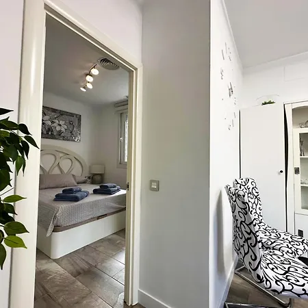 A8 - Apartamento En La Carihuela, 2 Dormitorios, Wifi, A 100 Metros De La Playa Torremolinos Exterior photo