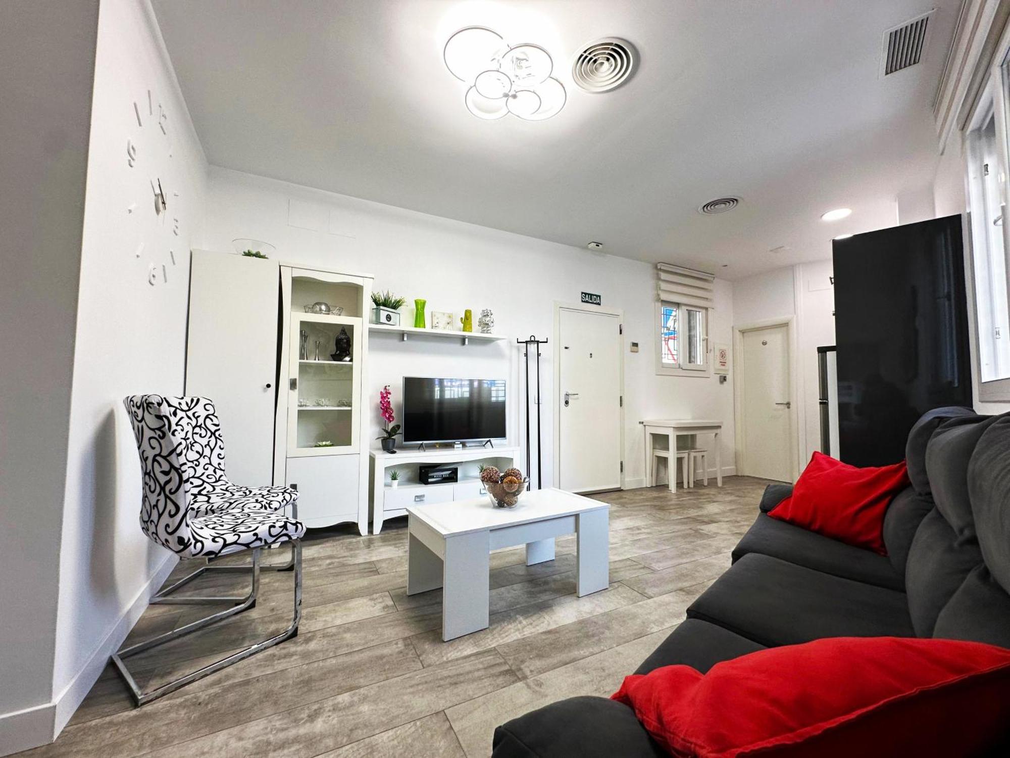 A8 - En La Carihuela, 2 Dormitorios, Wifi, A 100 Metros De La Playa Apartment Torremolinos